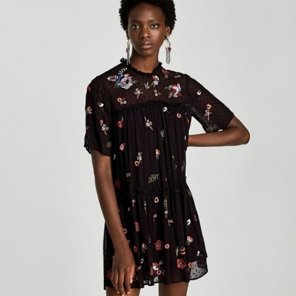 7135 * Zara Woman Floral Sequin Embroidered Babydoll Dress Black Size M